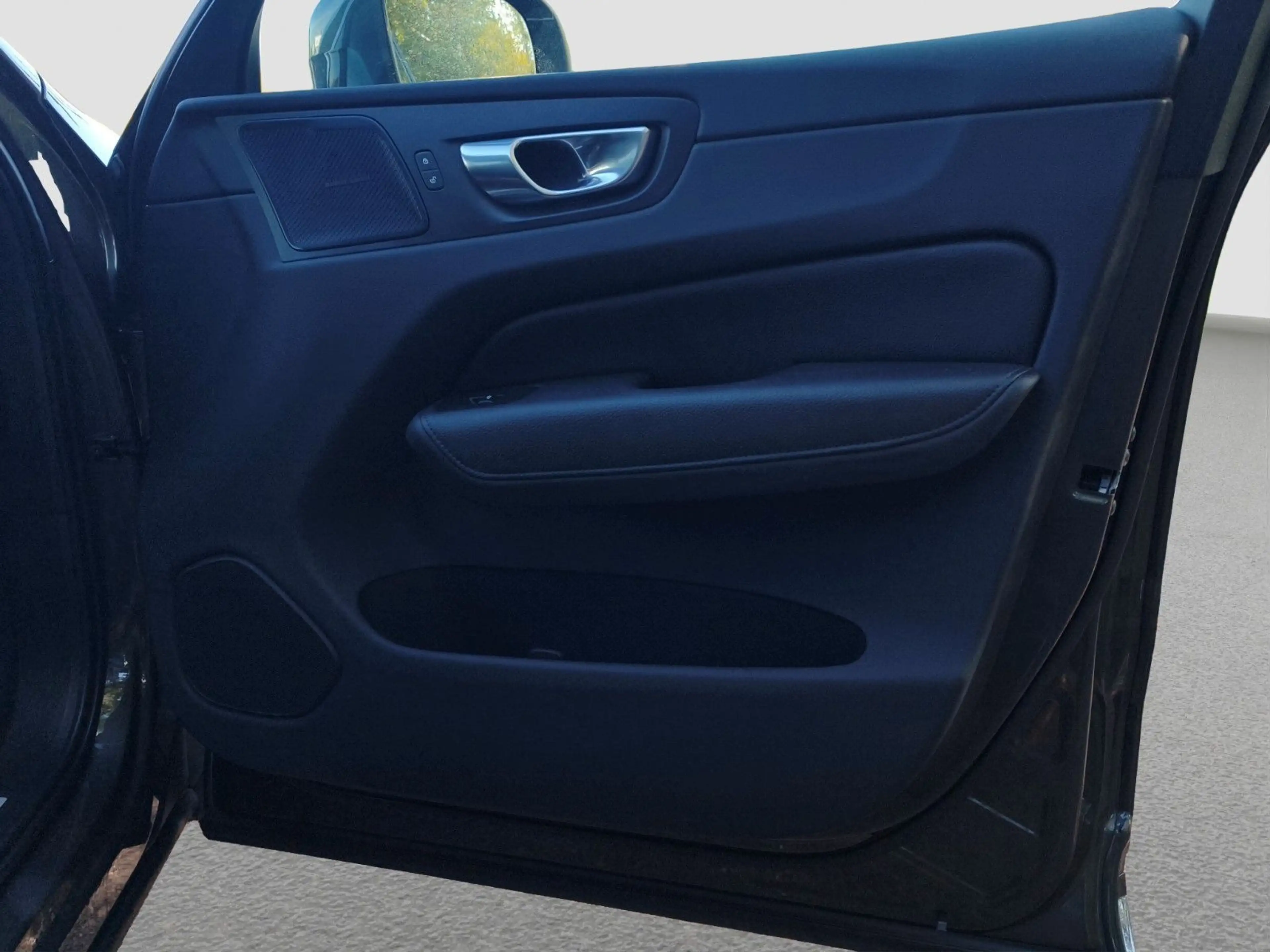 Volvo XC60 B4 Inscription AWD — photo 15
