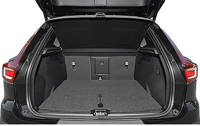 Volvo XC40 view 9