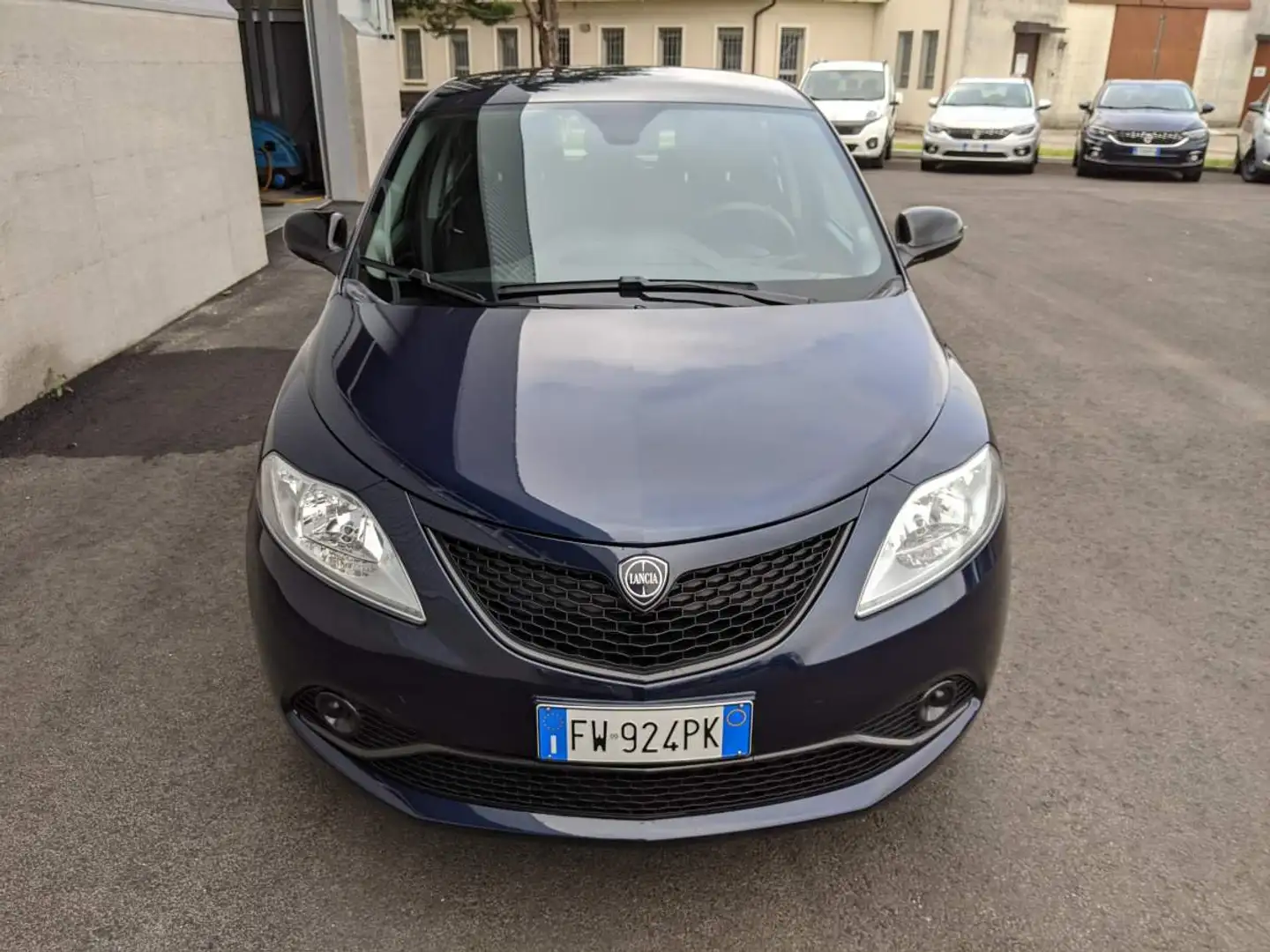 Lancia Ypsilon Ypsilon 1.2 69 CV 5 porte S&S Gold Blu/Azzurro - 2