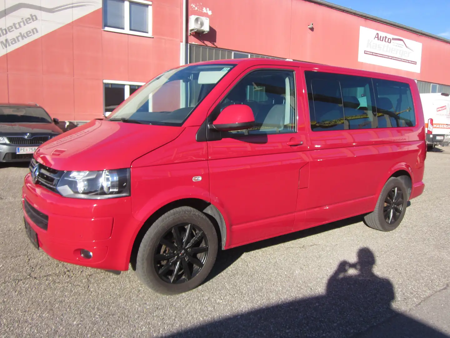 Volkswagen T5 Caravelle Caravelle LR Comfortline 2,0 TDI BMT D-PF Rot - 1