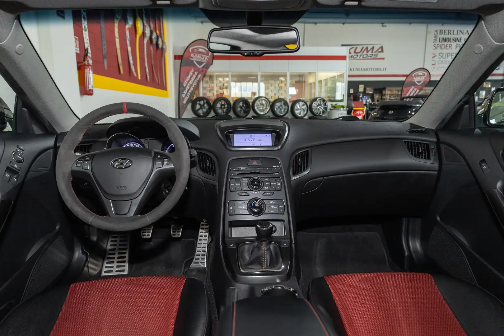 Hyundai Genesis Coupe 2.0 Turbo Sport 213cv 1pr tetto/19" Schwarz - 2