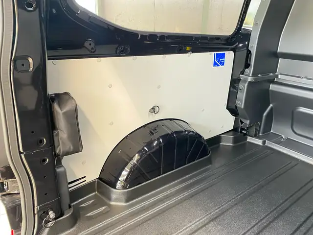 Volkswagen Transporter view 21