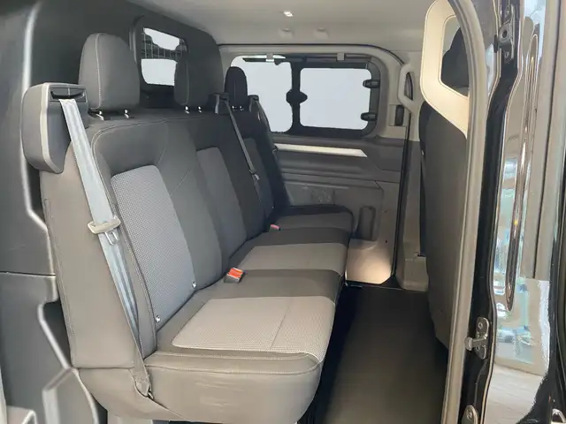 Volkswagen Transporter view 11