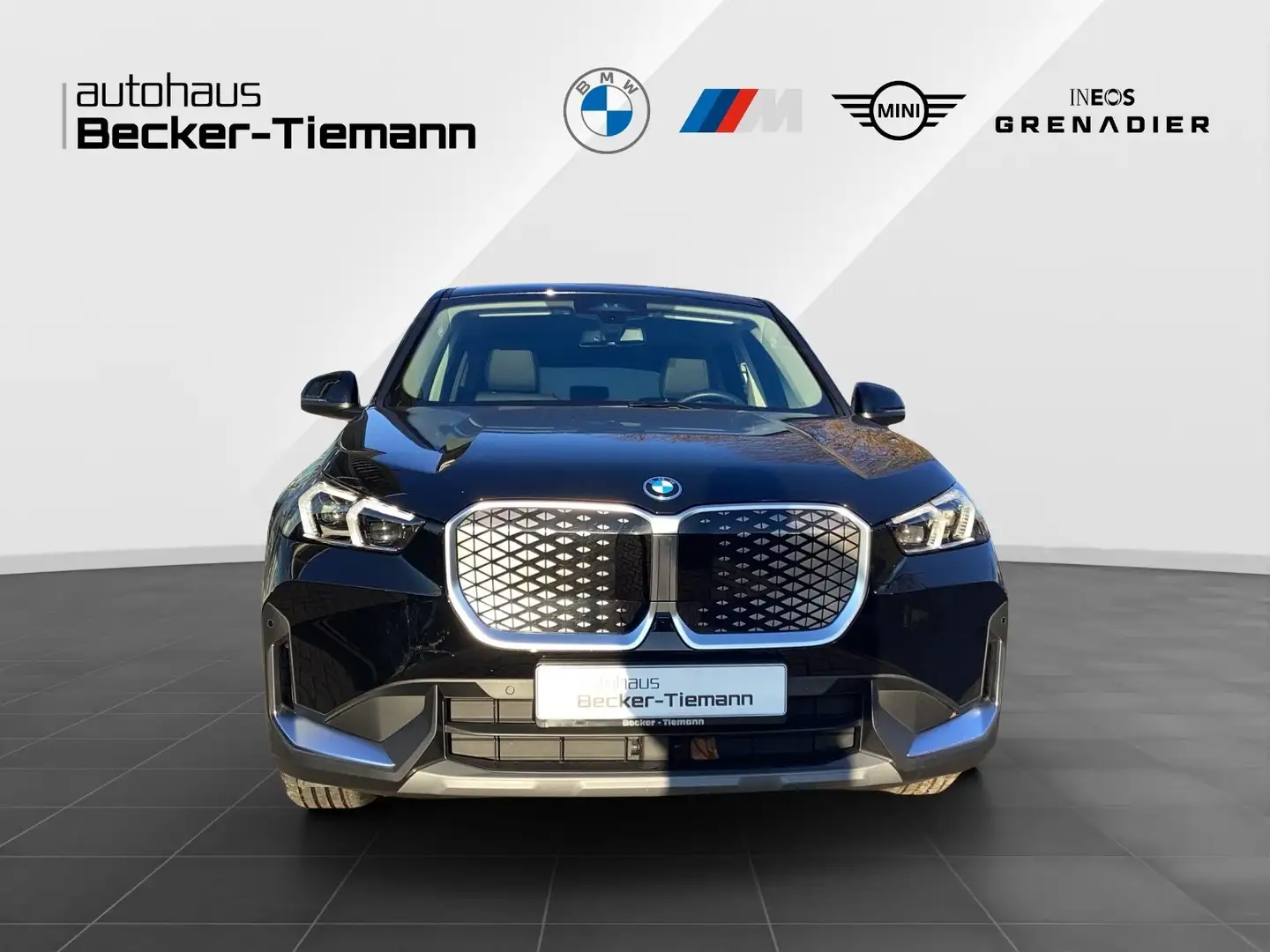 BMW iX1 eDrive20 17" / ParkAss+ / HUD / LED / Keyless / DA Noir - 2