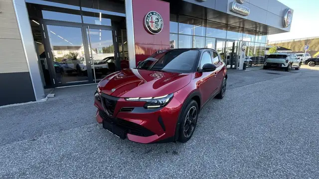 Alfa Romeo Junior Ibrida Speciale 1.2 MHEV e-DCT6