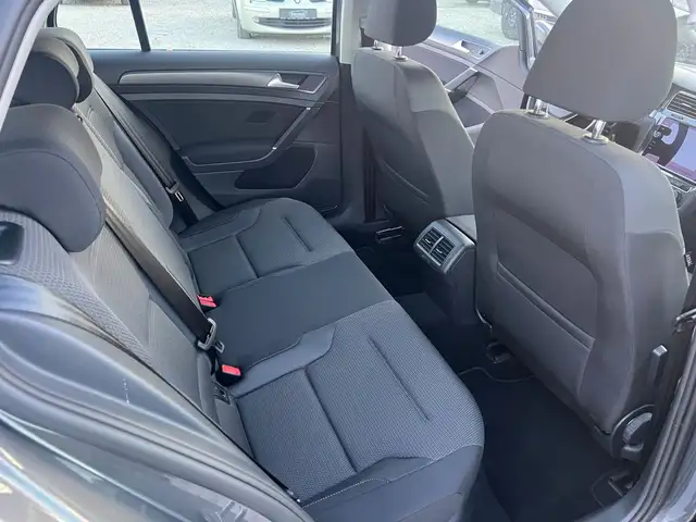 Volkswagen Golf view 12