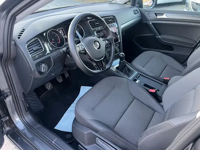 Volkswagen Golf view 8