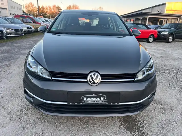 Volkswagen Golf view 2