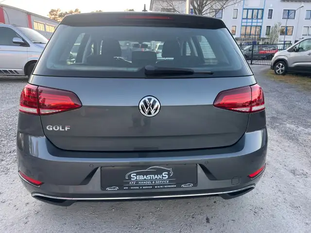Volkswagen Golf view 5