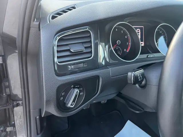 Volkswagen Golf view 14