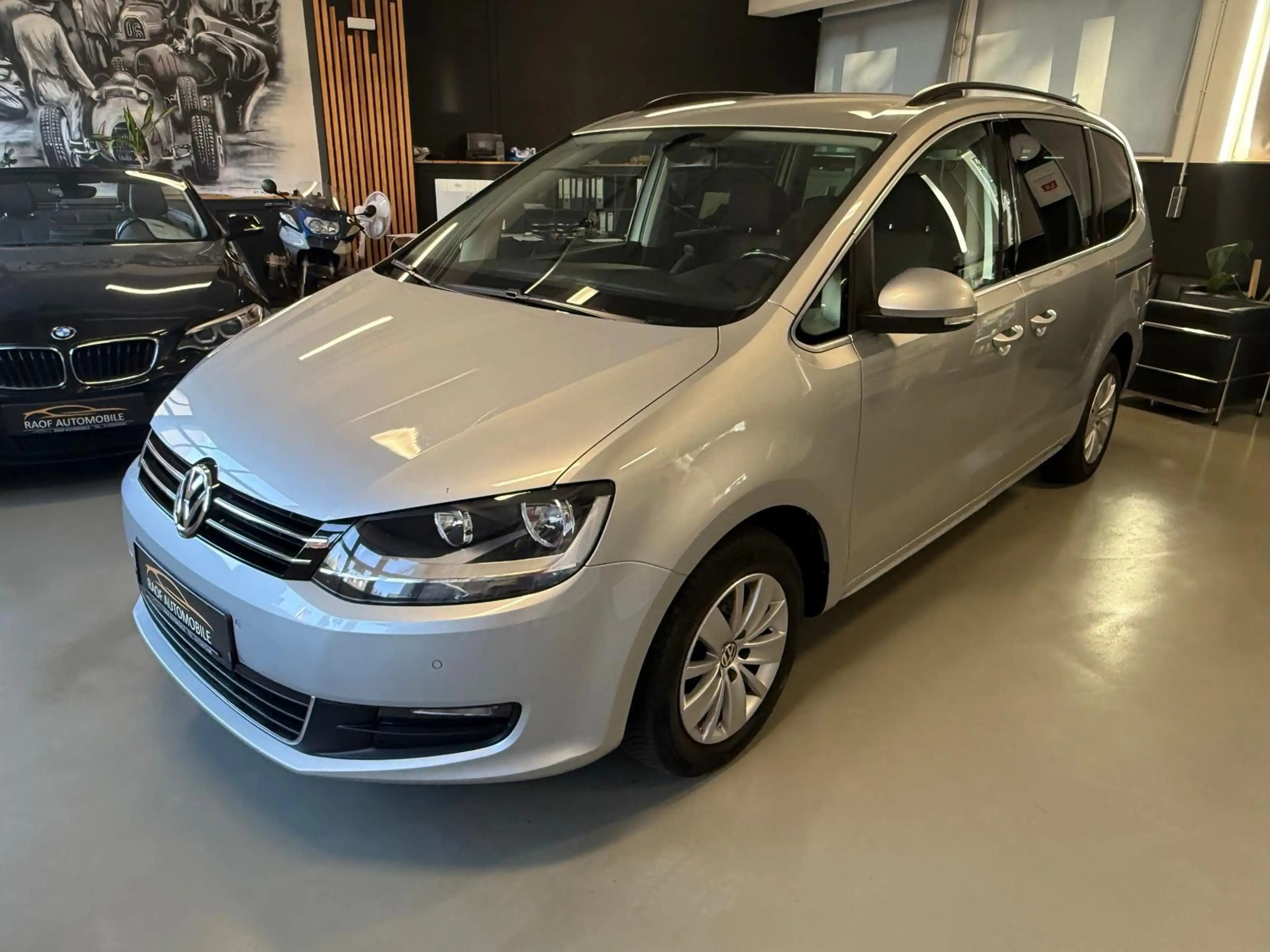 Volkswagen Sharan 2.0 TDI Comfortline 7 SITZER NAVI PDC SHZ — photo 2