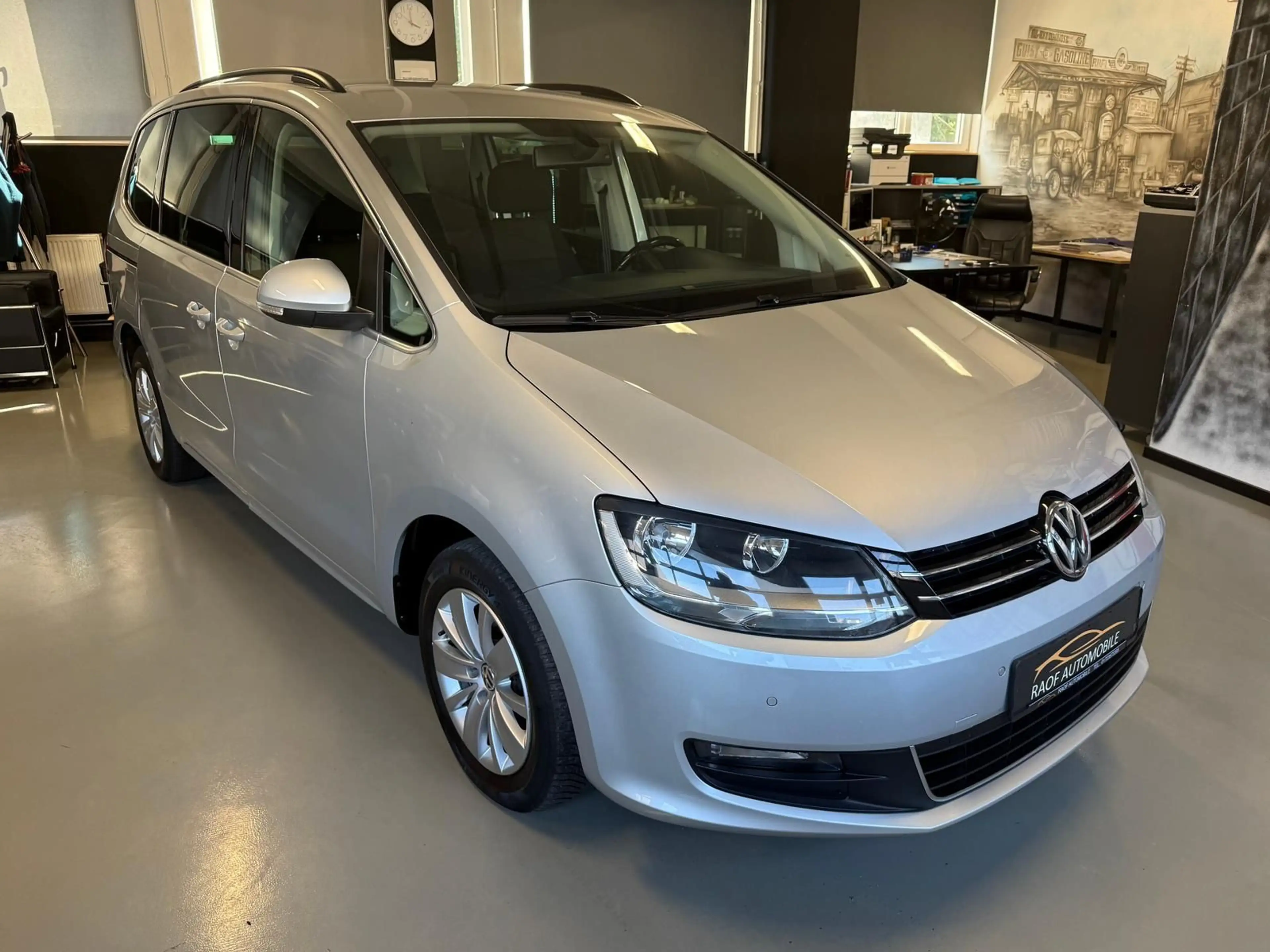 Volkswagen Sharan 2.0 TDI Comfortline 7 SITZER NAVI PDC SHZ — photo 4