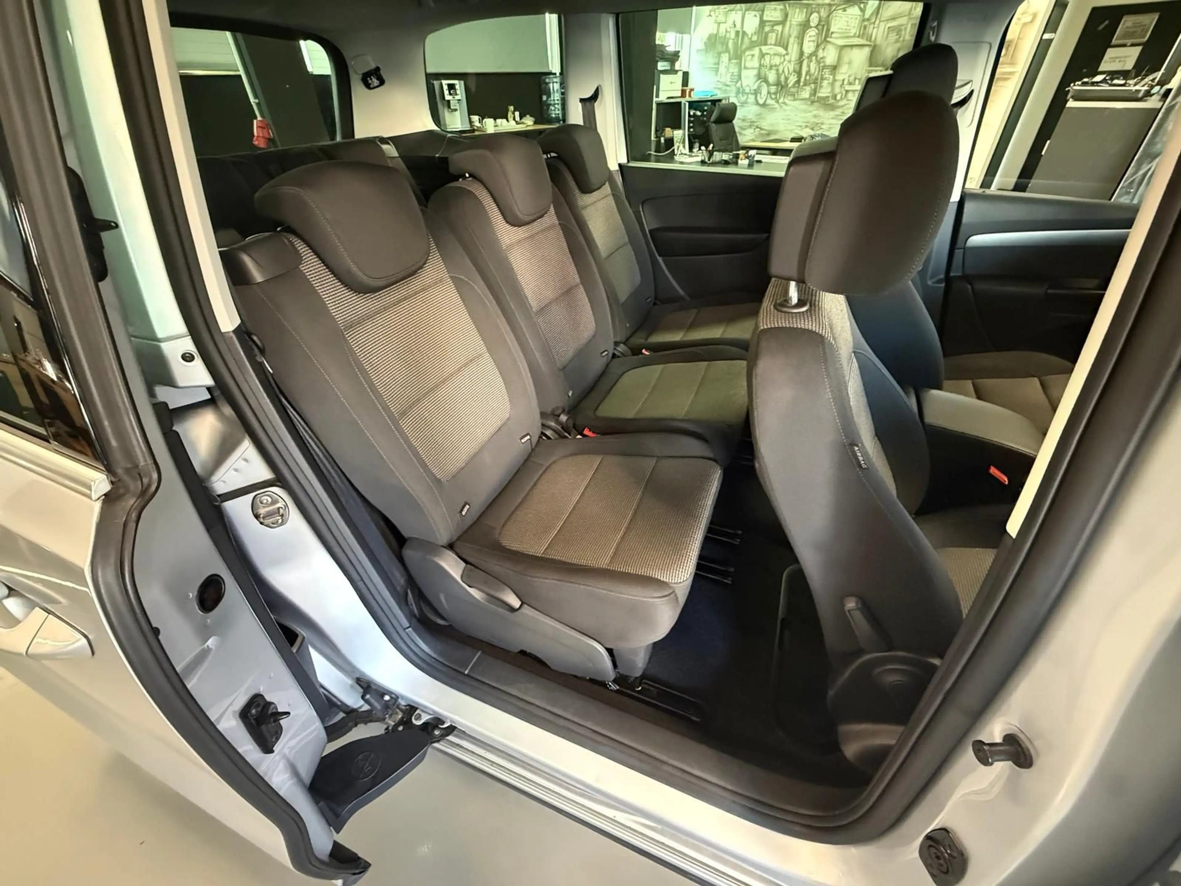 Volkswagen Sharan 2.0 TDI Comfortline 7 SITZER NAVI PDC SHZ — photo 15