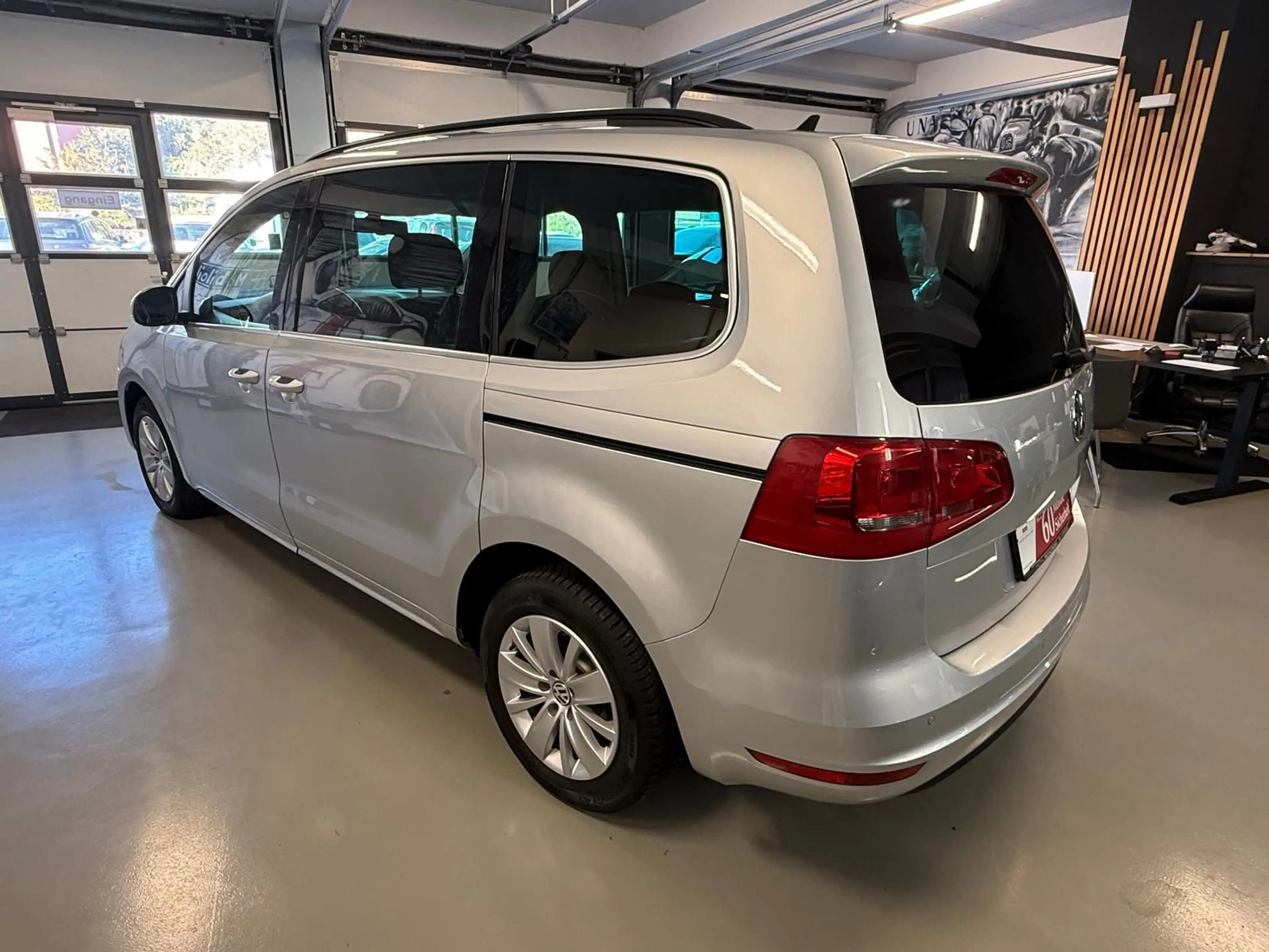 Volkswagen Sharan 2.0 TDI Comfortline 7 SITZER NAVI PDC SHZ — photo 8