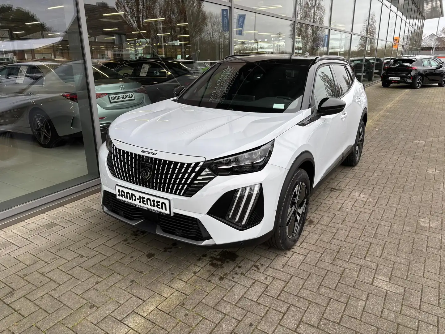 Peugeot 2008 GT 130 PT EAT Alcantara-Paket ACC Navi 360 White - 2