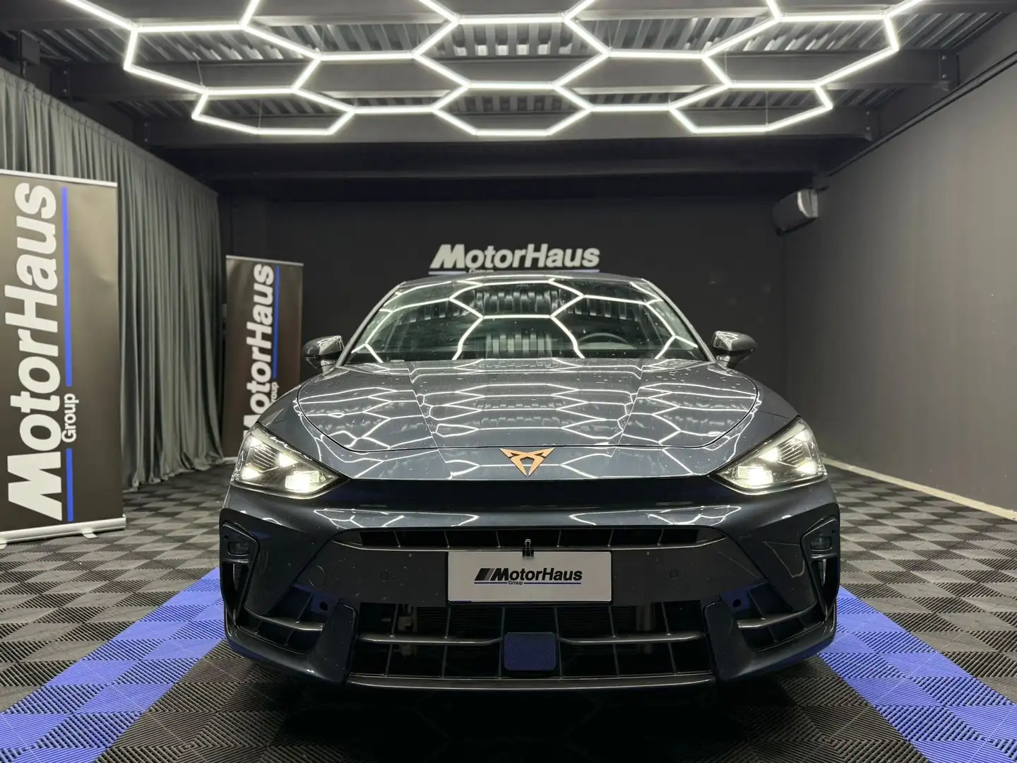 CUPRA Leon 2.0 tdi 150cv Grijs - 2