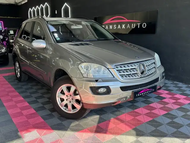 Mercedes-Benz ML 320 M 320 CDI 224 ch V6 3.0L ~ Attelage ~ Toit ouvrant ~ Sièges chauffants électriques