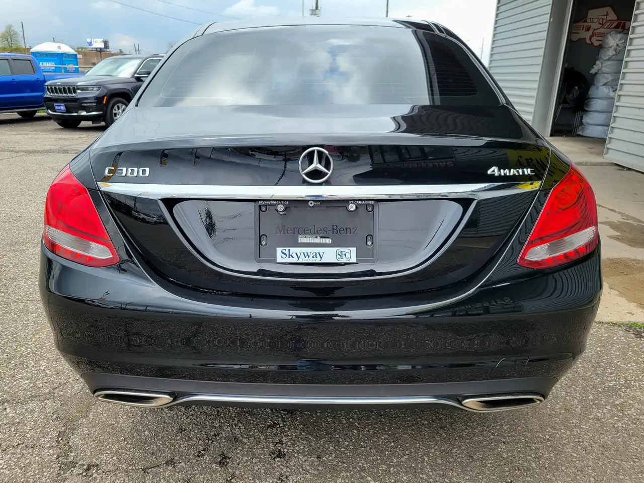 Mercedes-Benz C-Class снимка Mercedes-Benz C-Class