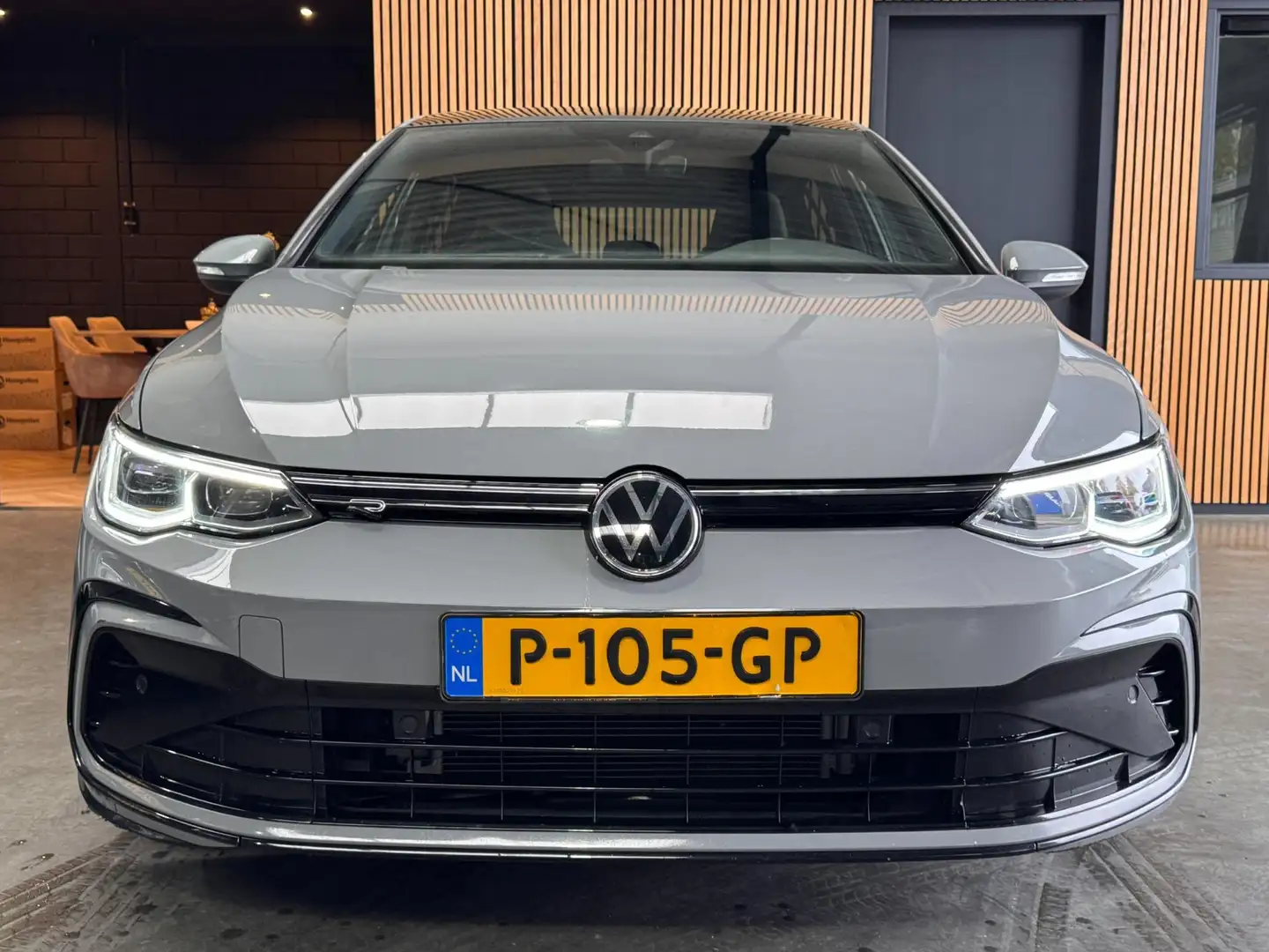 Volkswagen Golf 1.5 eTSI R-Line Automaat Pano|IQlight|Camera Grijs - 2