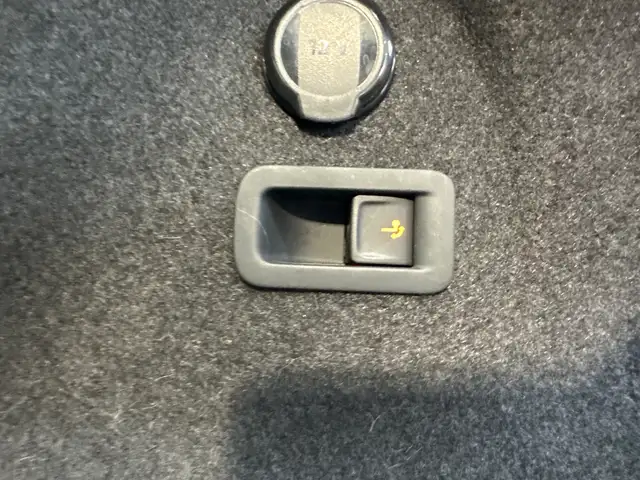 Volkswagen Golf view 9