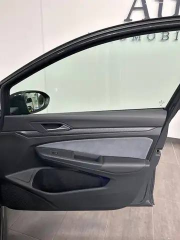Volkswagen Golf view 11