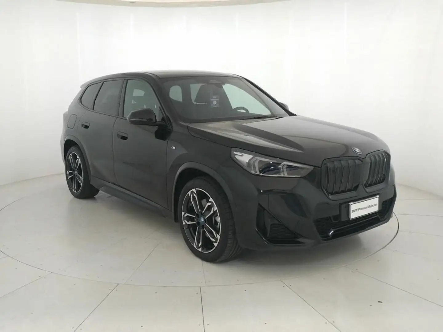 BMW iX1 30 xdrive Msport Negro - 2