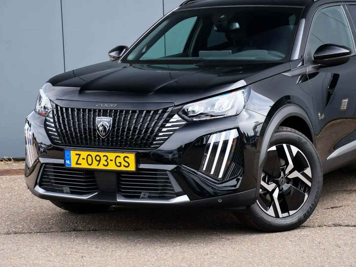 Peugeot 2008 Allure 1.2 PureTech 100pk PDC + CAM. | CRUISE.C | Zwart - 2