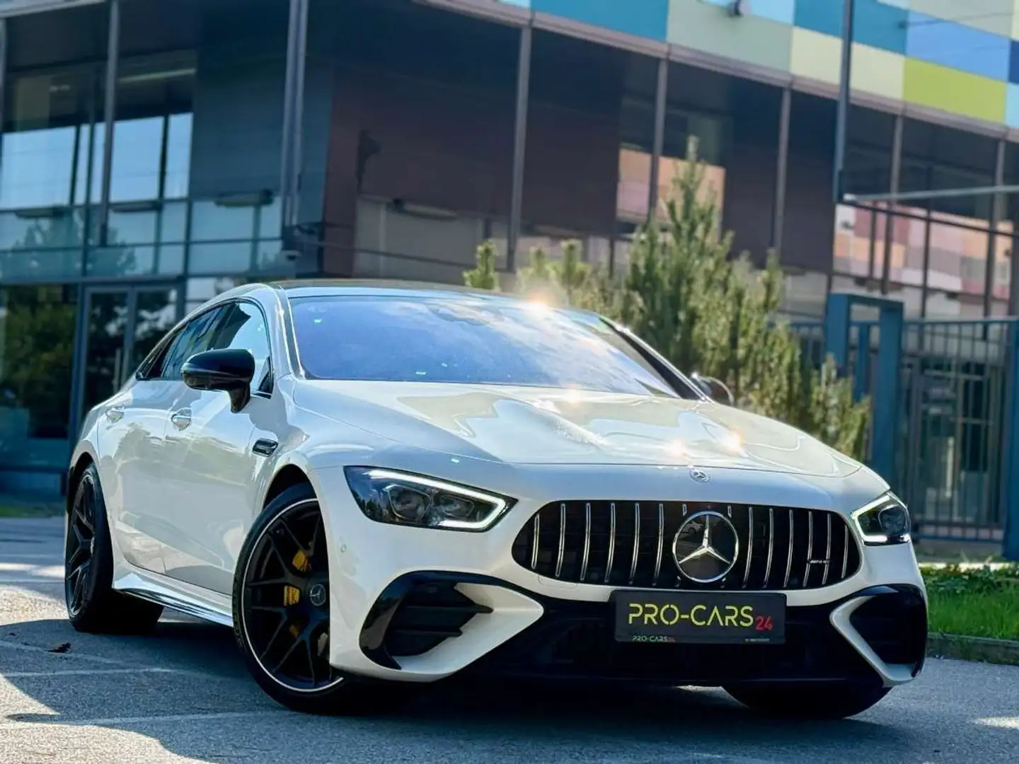 Mercedes-Benz AMG GT 53 4MATIC+ // PANORAMA // SOFT-CLOSE Weiß - 1