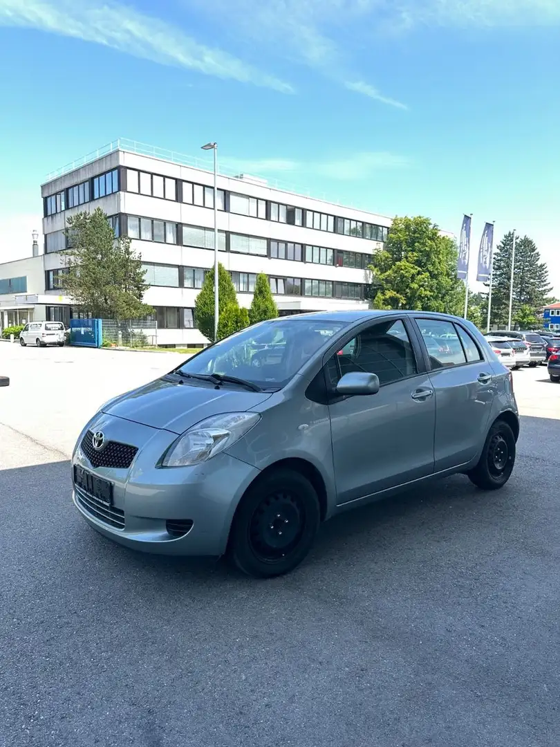 Toyota Yaris Sol Silber - 2