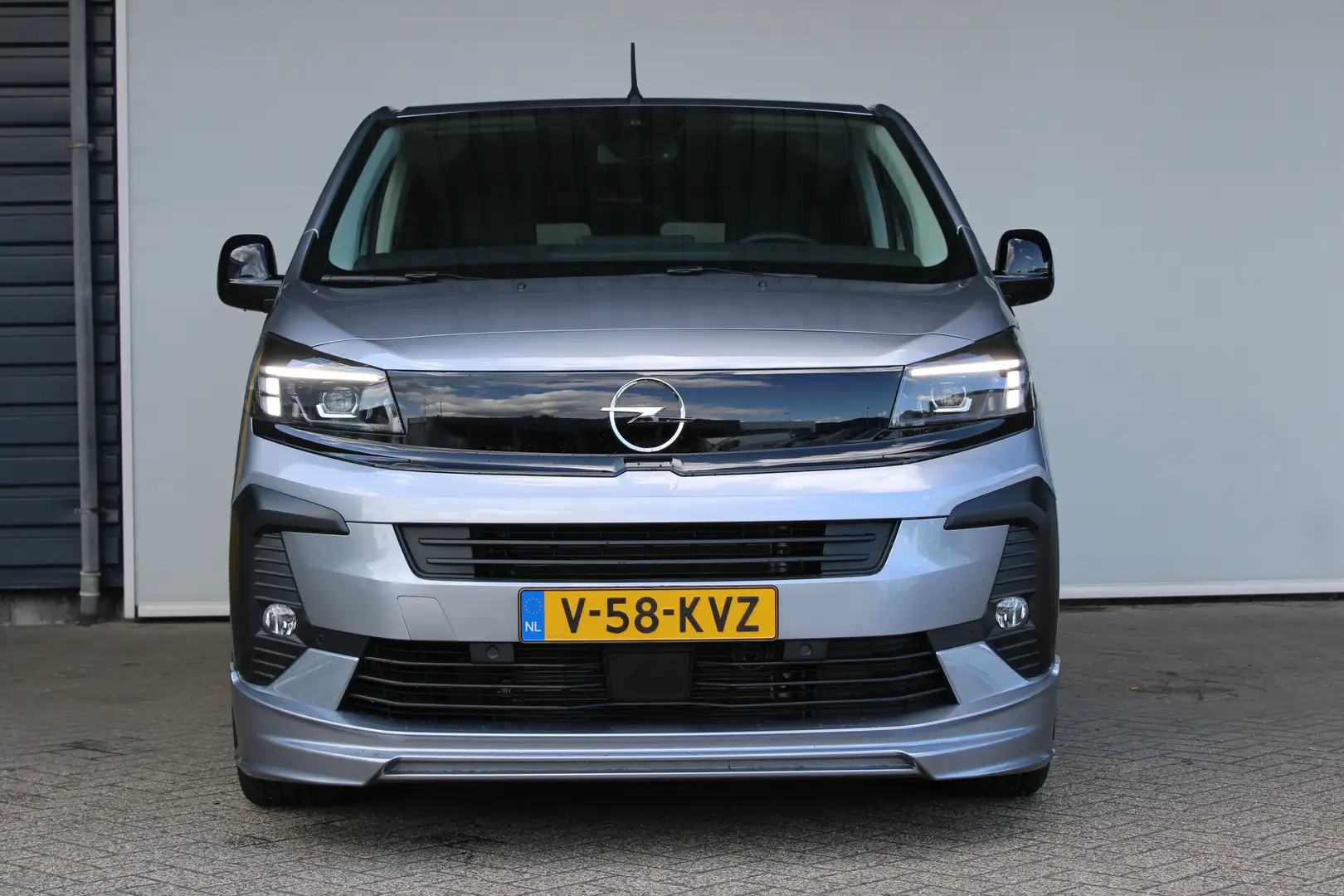 Opel Vivaro 2.0 Diesel 180 S&S L3 DC | Irmscher | Grijs - 2