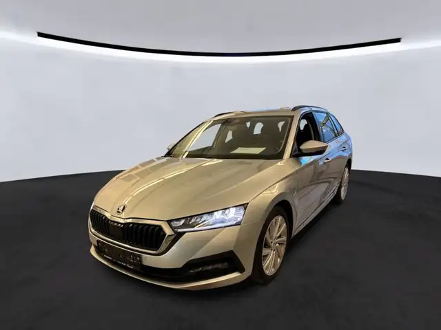 Skoda Octavia Combi eHybrid Ambition NAVI*ViCo*LED*AHK