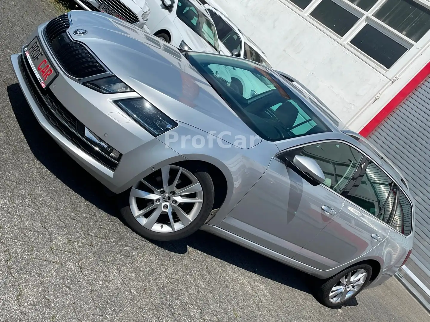 Skoda Octavia Combi Style,Navi,LED,PDC,SHZ,Klimaautoma Silber - 1