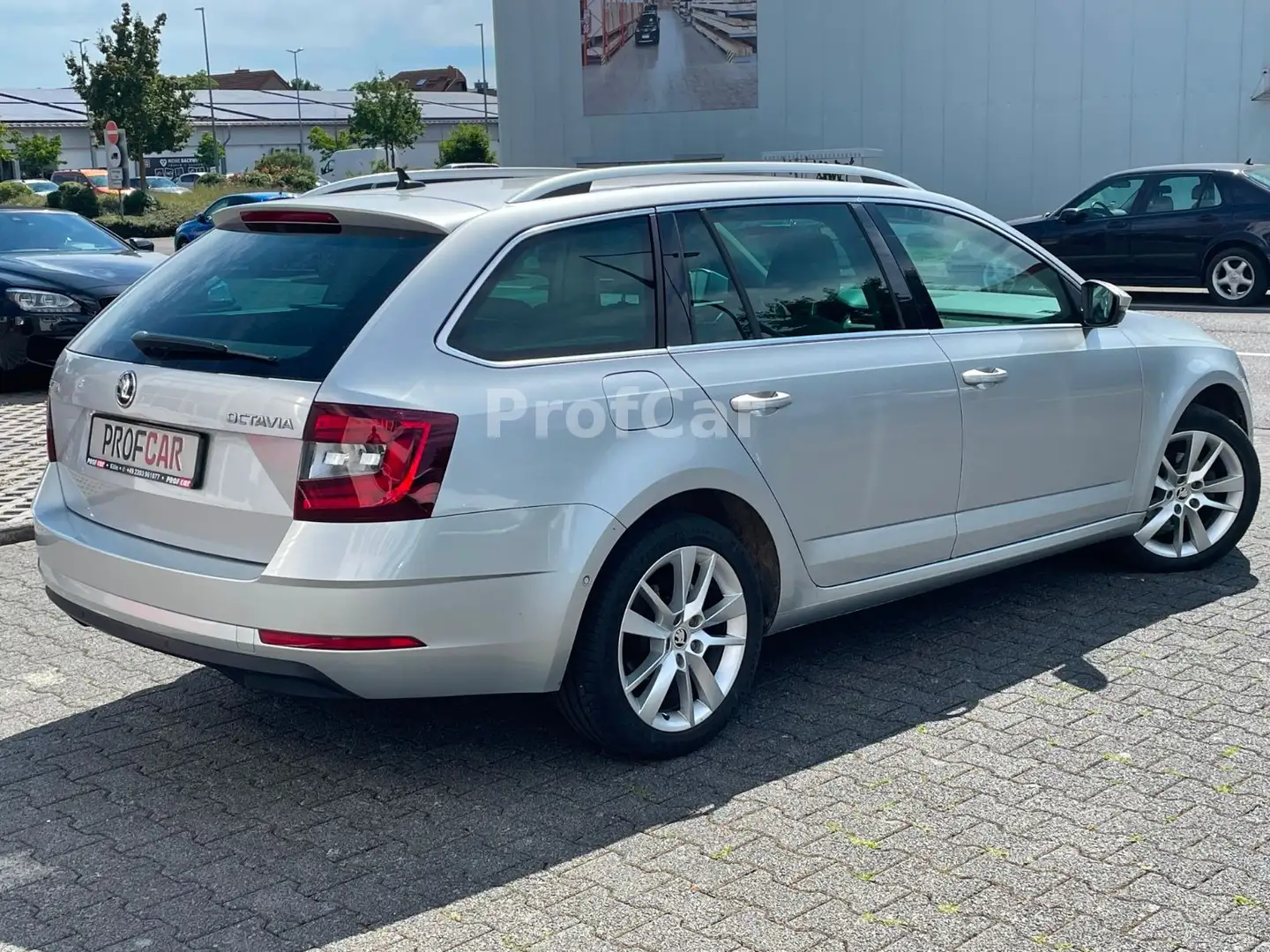 Skoda Octavia Combi Style,Navi,LED,PDC,SHZ,Klimaautoma Silber - 2