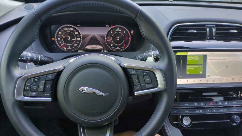 Jaguar F-Pace F-Pace 2.0 D AWD R-Sport (EU6.2) — photo 15