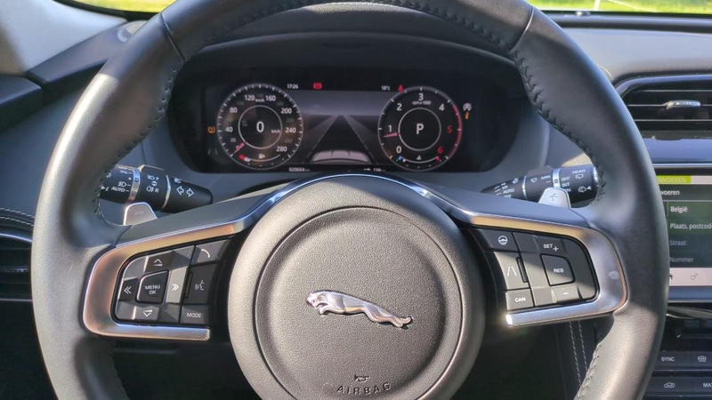 Jaguar F-Pace F-Pace 2.0 D AWD R-Sport (EU6.2) — photo 14