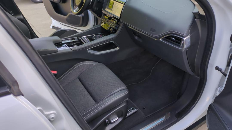 Jaguar F-Pace F-Pace 2.0 D AWD R-Sport (EU6.2) — photo 8