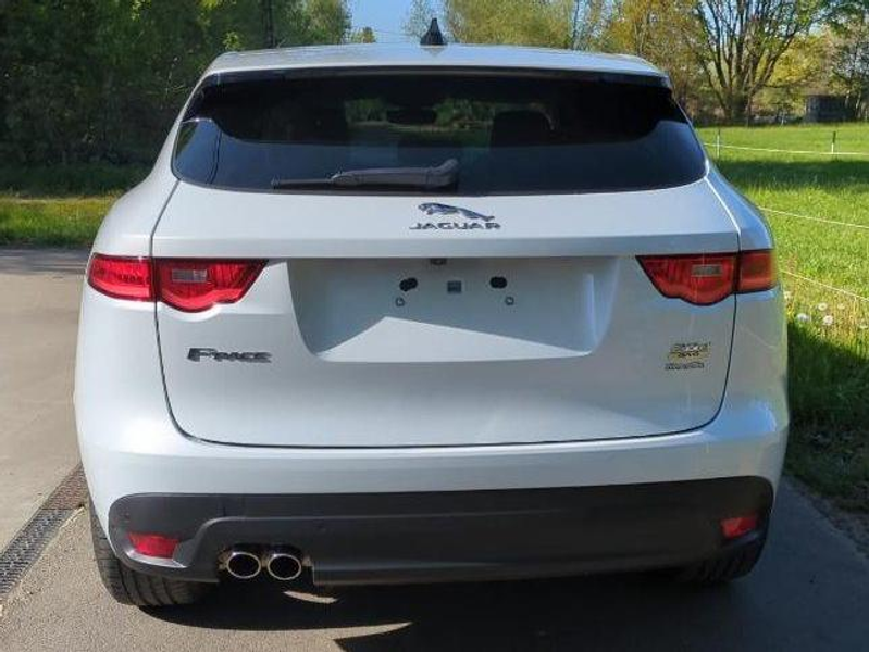 Jaguar F-Pace F-Pace 2.0 D AWD R-Sport (EU6.2) — photo 4
