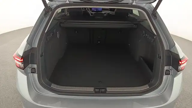 Skoda Superb view 9