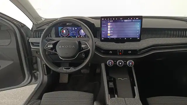 Skoda Superb view 14