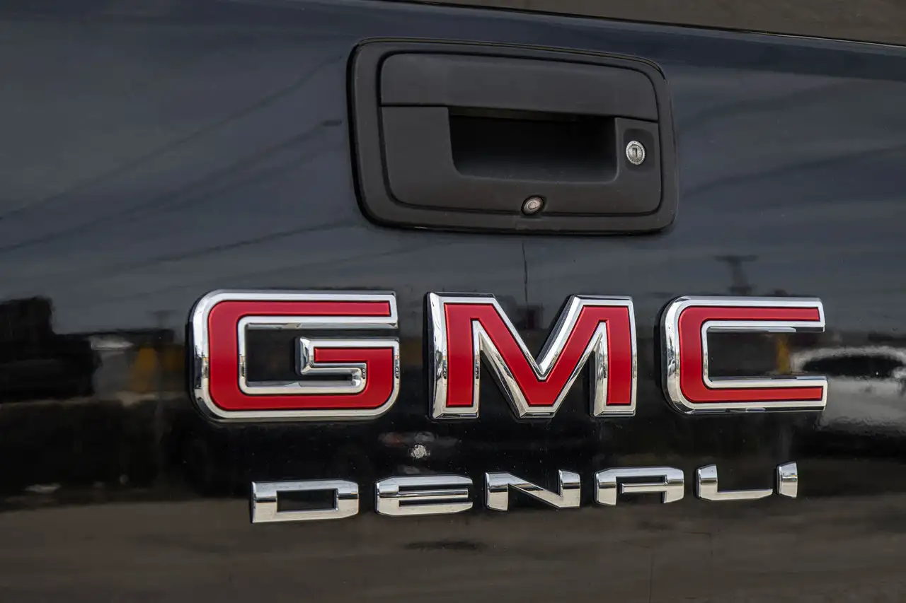 GMC Canyon снимка GMC Canyon
