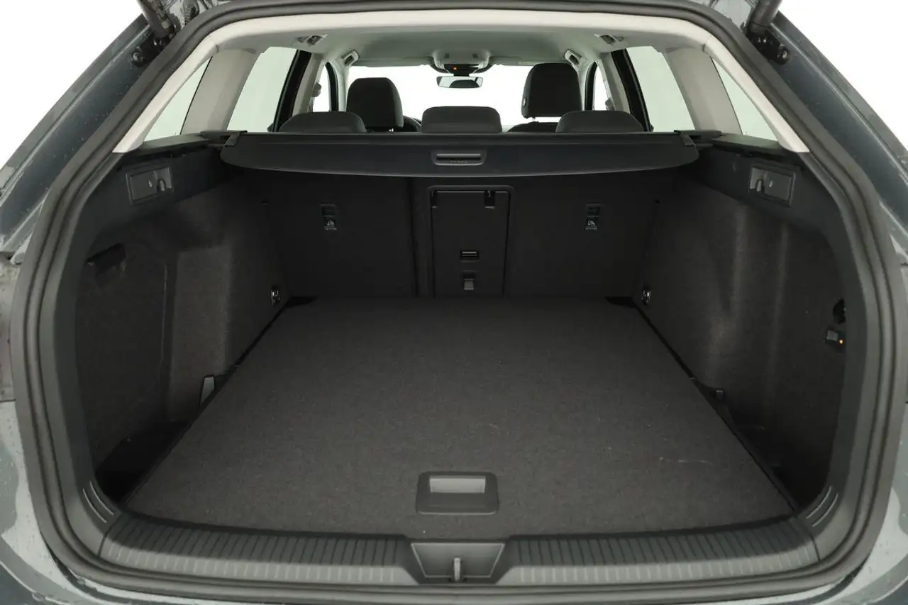 Volkswagen Golf VIII Variant 2.0 TDI DSG Life, AHK, easyOpen, Kame 13