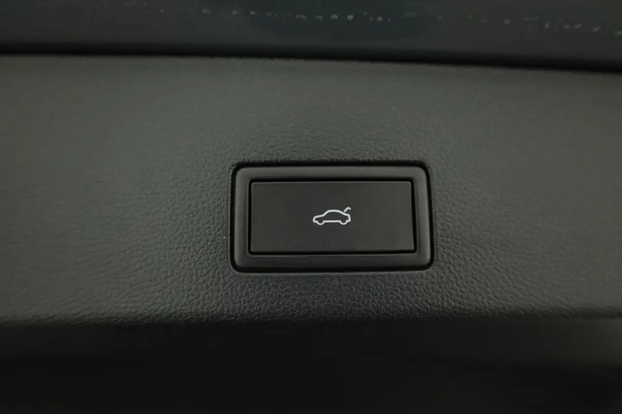 Volkswagen Golf VIII Variant 2.0 TDI DSG Life, AHK, easyOpen, Kame 14