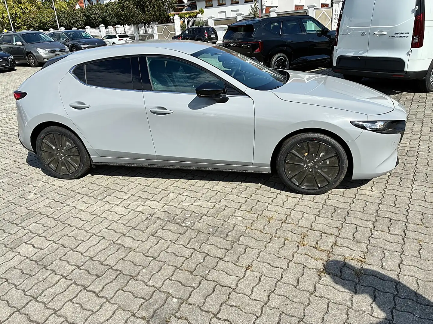 Mazda 3 Mazda3 e-Skyactiv-G140 Homura Grau - 2