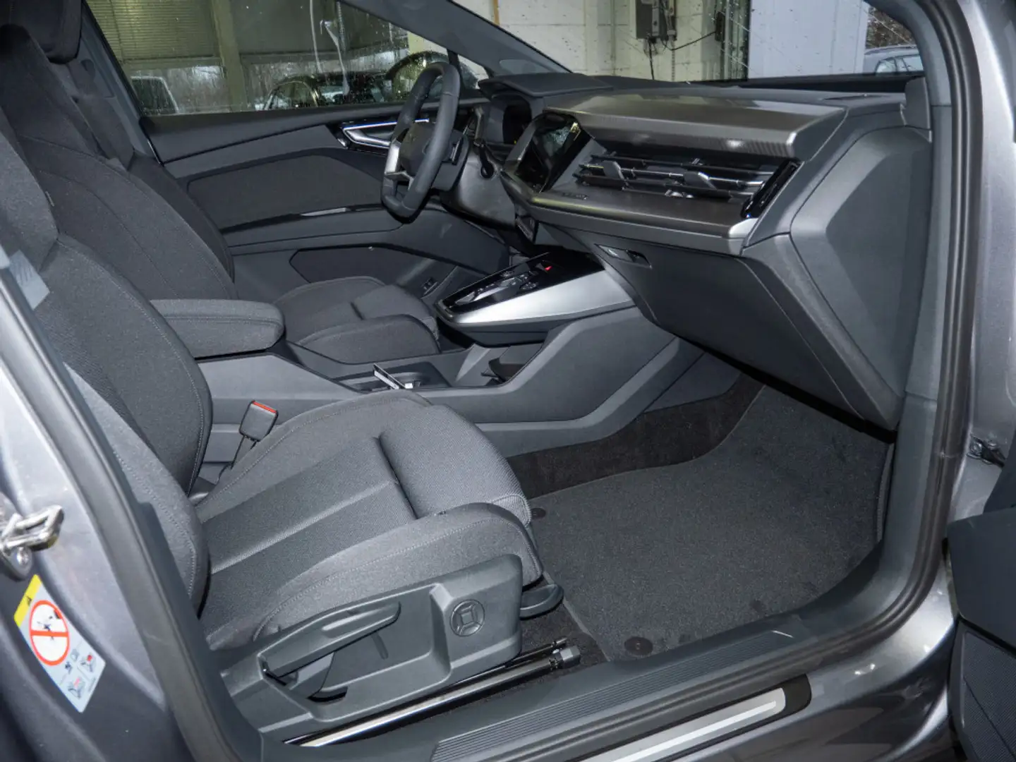 Audi Q4 e-tron 35 e-tron Grau - 2