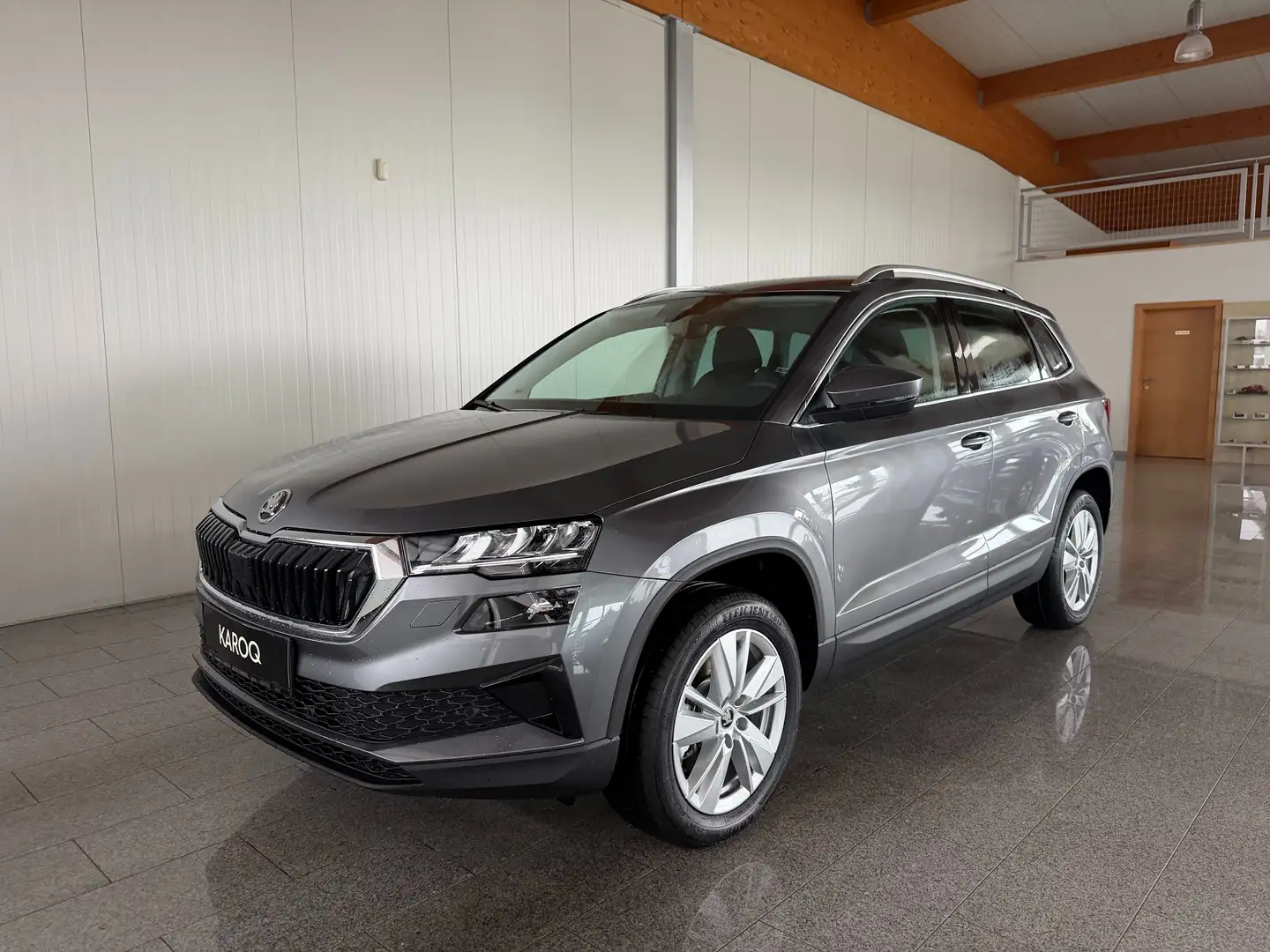 Skoda Karoq Selection TSI DSG Grau - 2