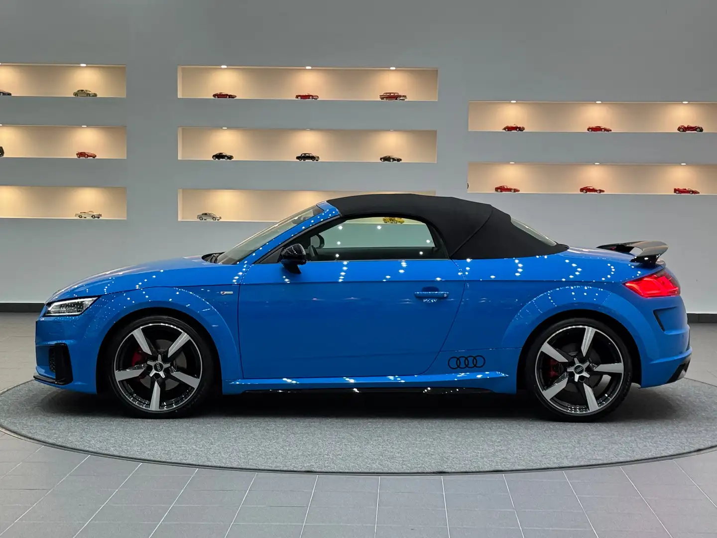 Audi TT 40 TFSI Cabrio *S-line* Sondermodell * TurboBlau* Bleu - 2