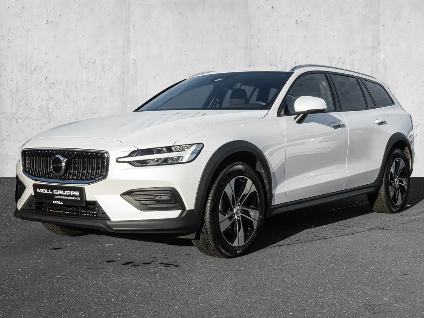 Volvo V60 Cross Country B4 AWD Plus Plus AWD Weiß - 2