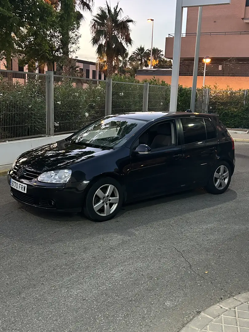 Volkswagen Golf 1.6 Trendline Negro - 1