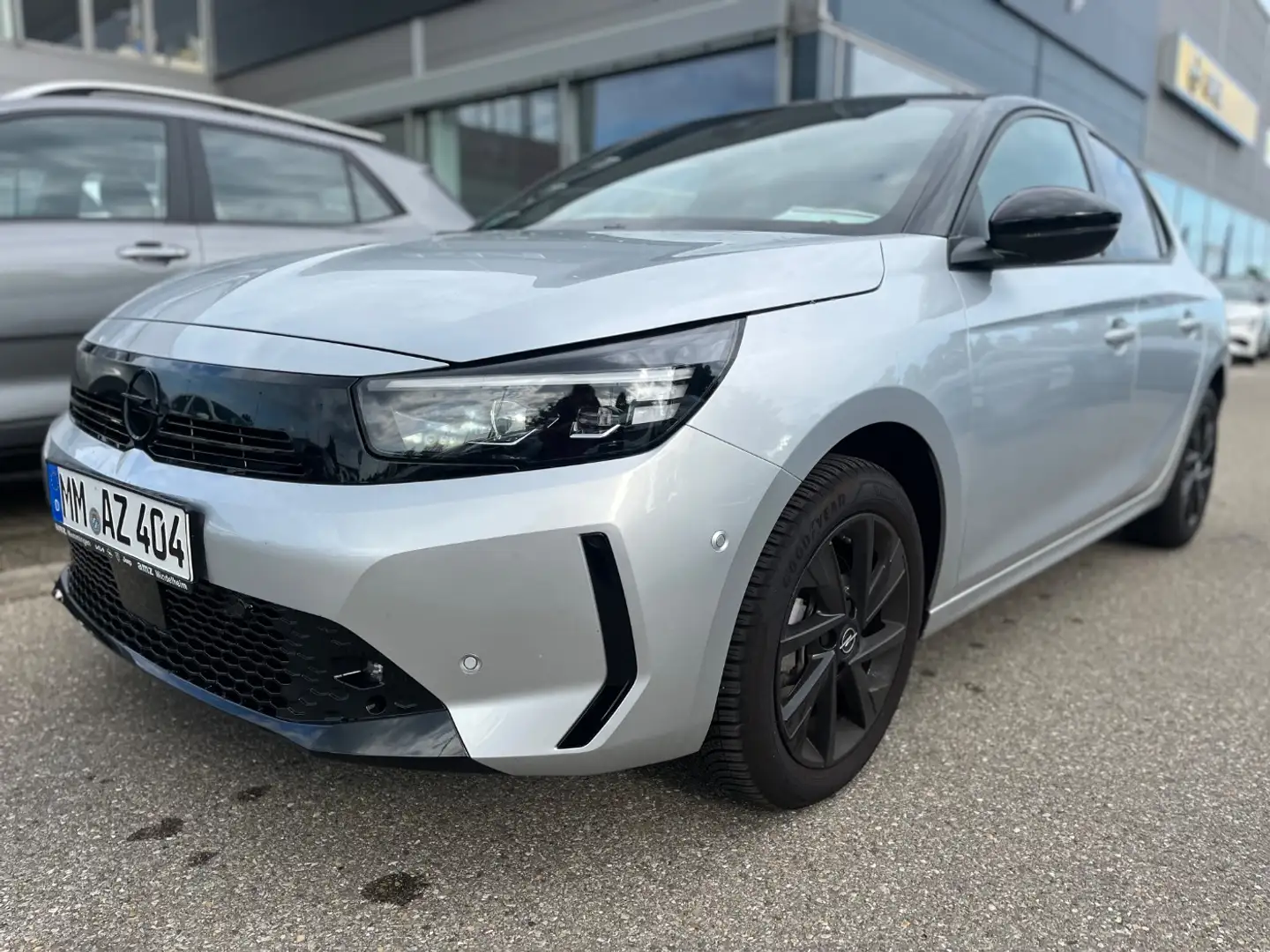 Opel Corsa 1.2 Turbo GS AUTOMATIK *INVENTUR-ABVERKAUF* Silber - 2
