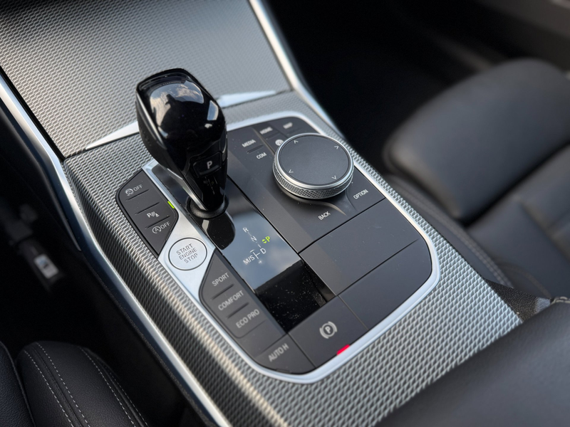 BMW 330 3-serie Touring 330i Business Edition Plus | Camer — photo 31